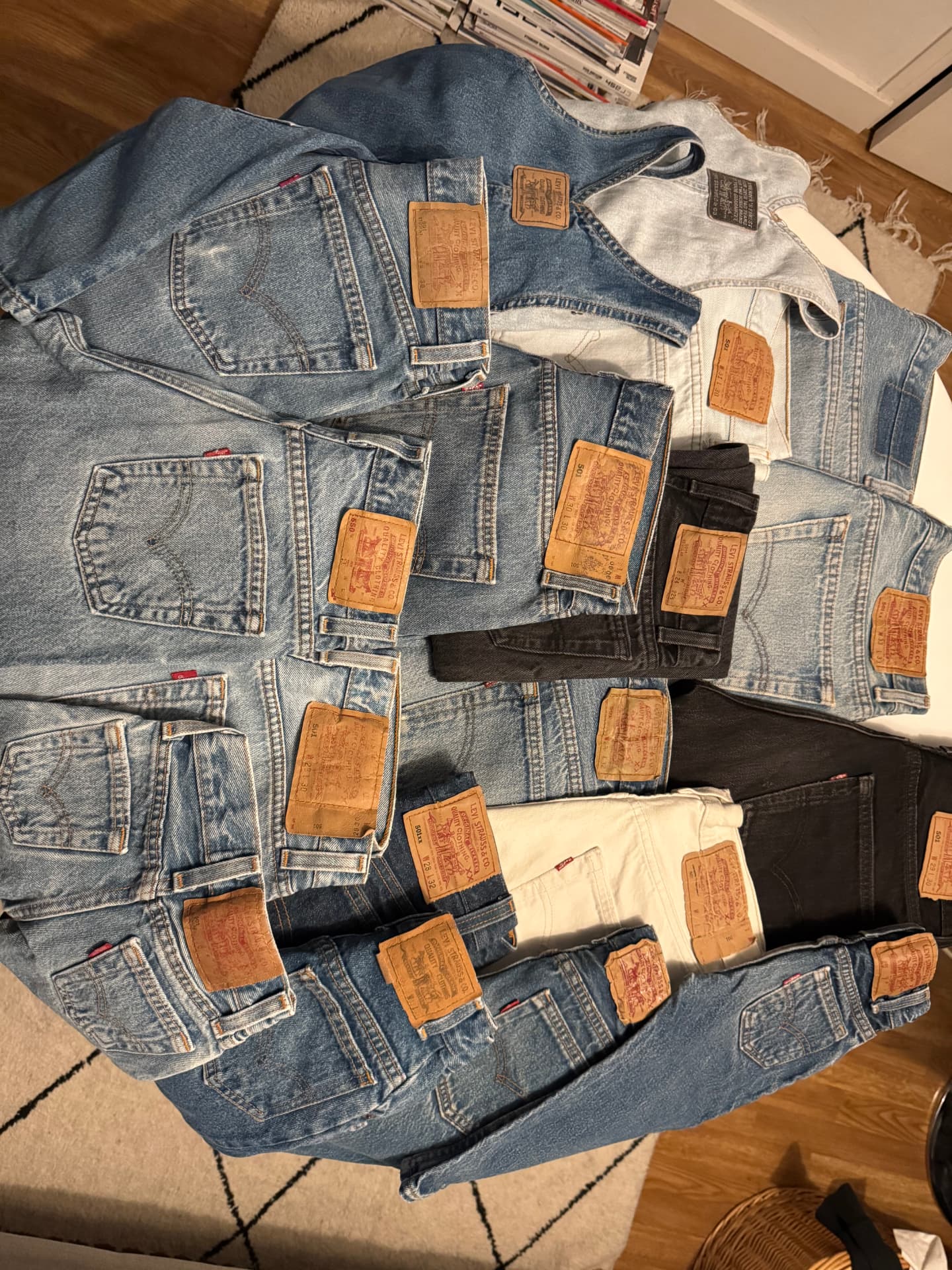 Archive de jeans Levi's et leurs étiquettes