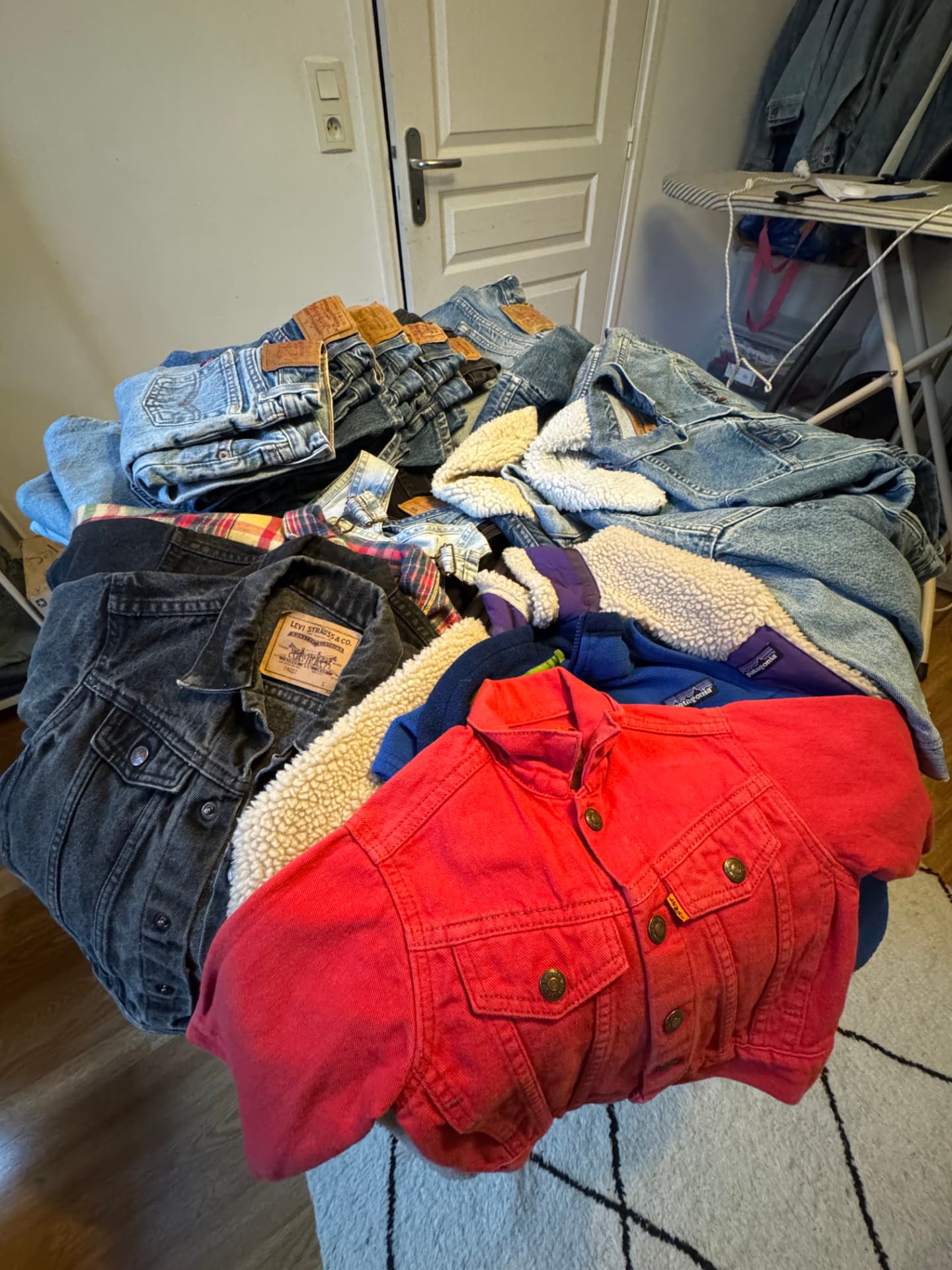 La sélection de vestes, jeans et polaires Tribu Vintage